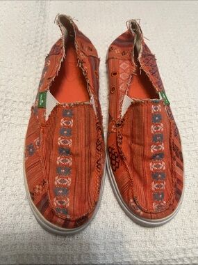 Sanuk Orange Patterned Slip-On Sneakers